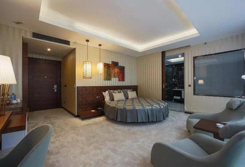 Hotelli Gold Majesty