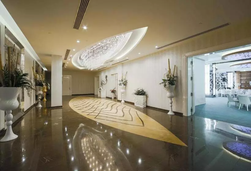 Hotelli Gold Majesty