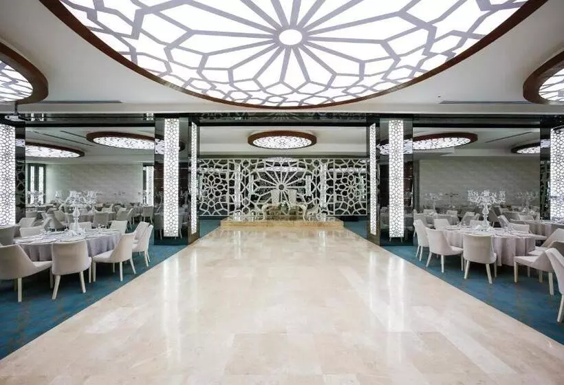 Hotelli Gold Majesty