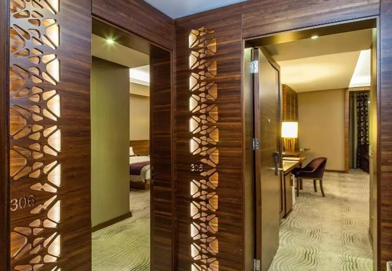 Hotelli Gold Majesty