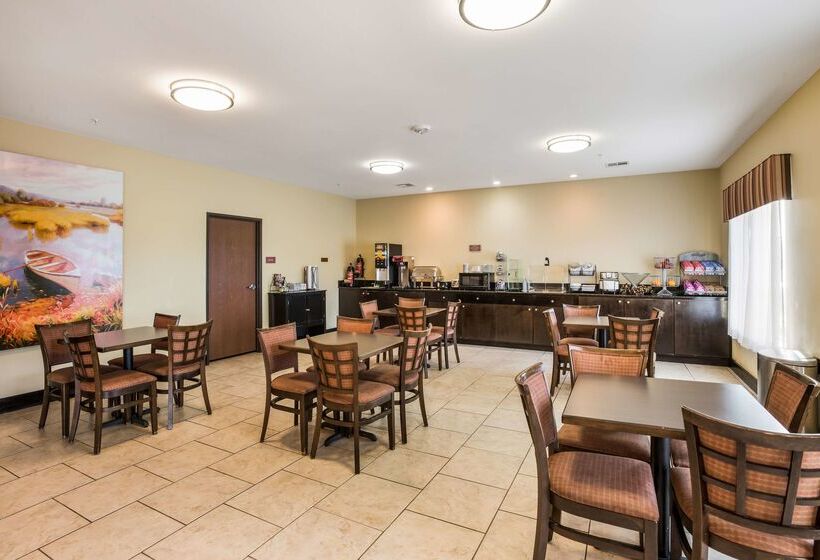 בית מלון כפרי Knights Inn Bunkie