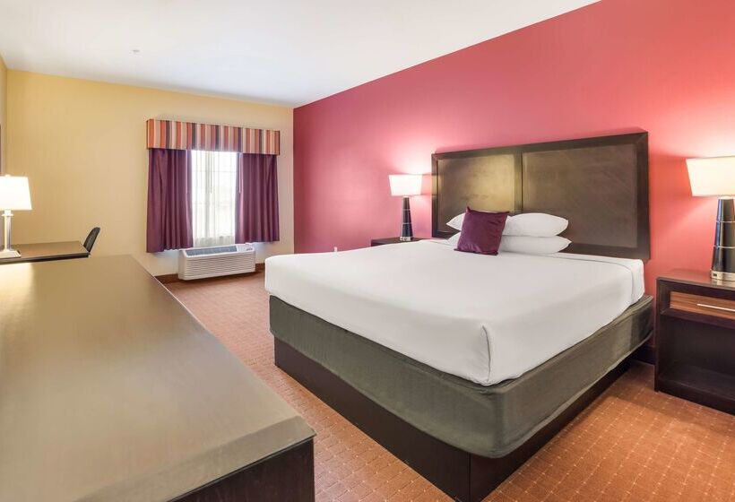 בית מלון כפרי Knights Inn Bunkie