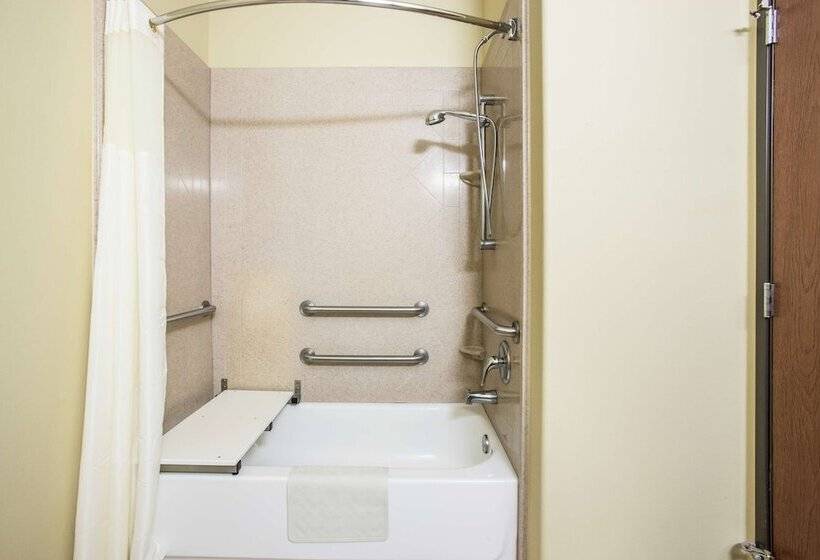 בית מלון כפרי Knights Inn Bunkie