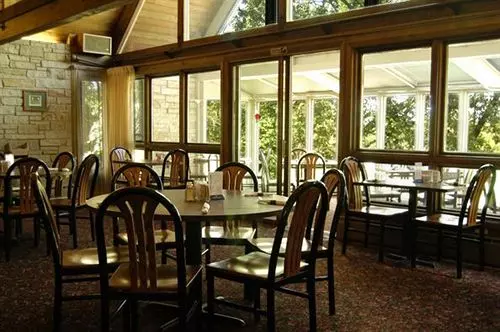 호텔 Knights Inn Lodge Resort Forest City