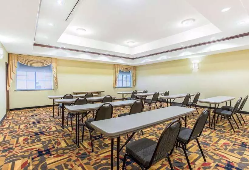 ホテル La Quinta By Wyndham Ennis