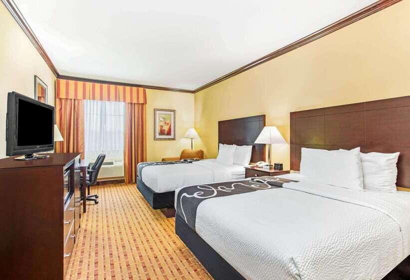 فندق La Quinta By Wyndham Ennis