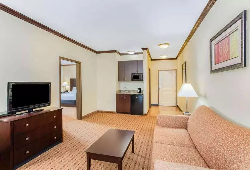 ホテル La Quinta By Wyndham Ennis