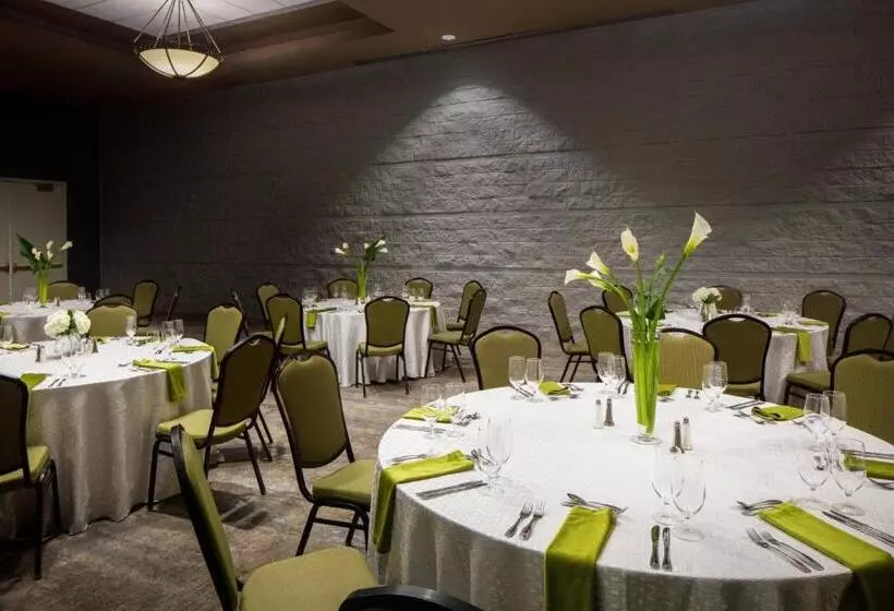 فندق Macon Marriott City Center