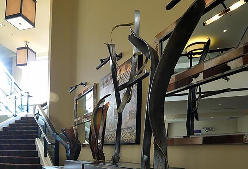 Overton Hotel And Conference Center