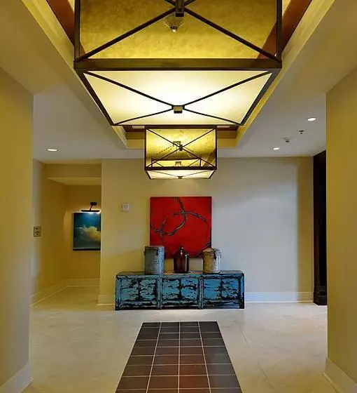 Overton Hotel And Conference Center