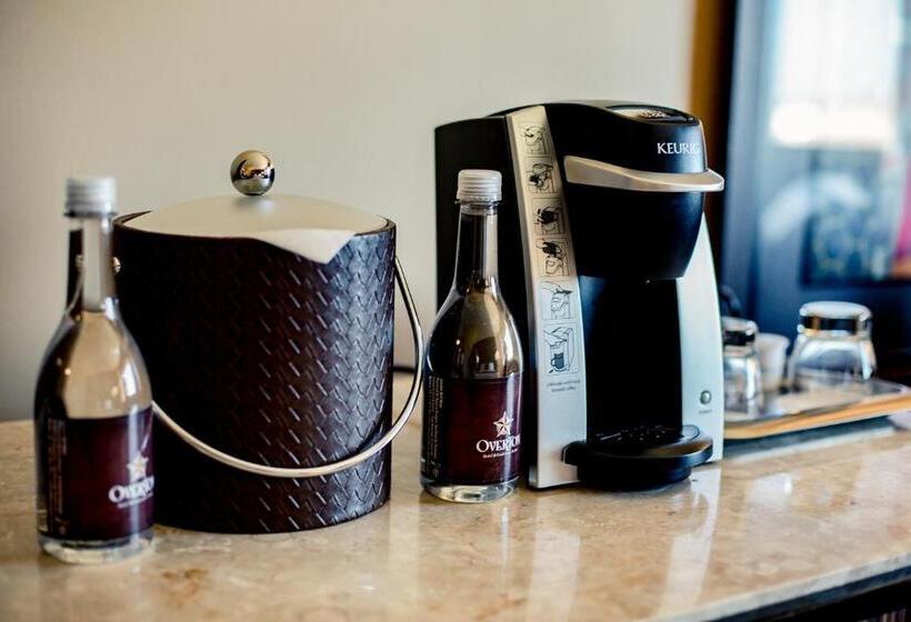 Overton Hotel And Conference Center