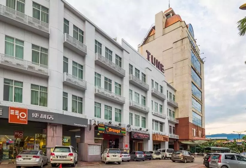Tune Hotels   1 Borneo, Kota Kinabalu