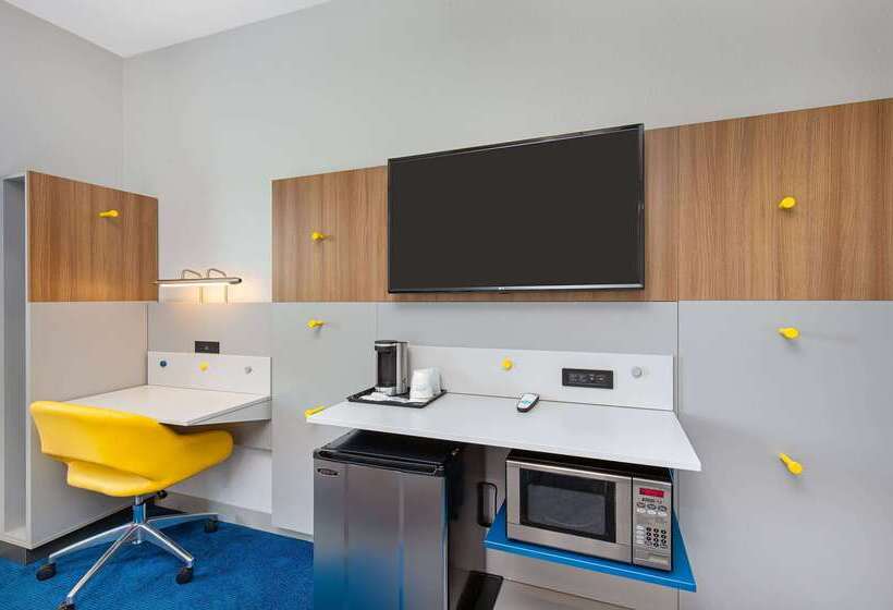 Microtel Inn And Suites By Wyndham