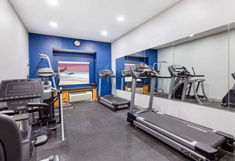 Microtel Inn And Suites By Wyndham