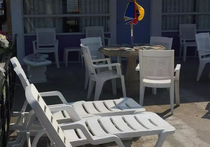 Monaco Motel  Wildwood