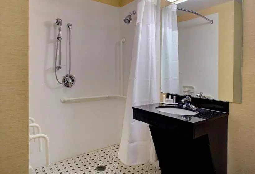 Fairfield Inn And Suites By Marriott Montgomery Eastchase