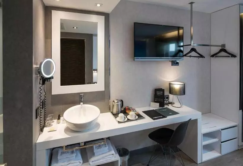 Отель Catalonia Gran Via Bcn