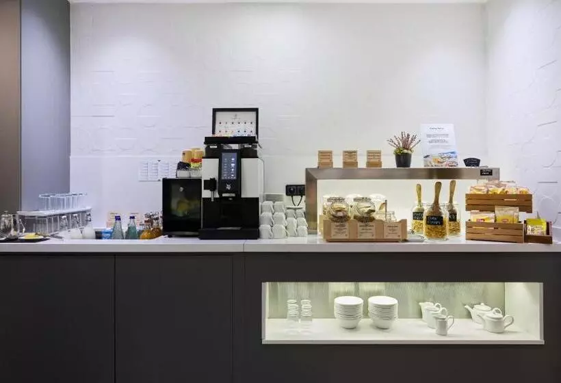 Отель Catalonia Gran Via Bcn