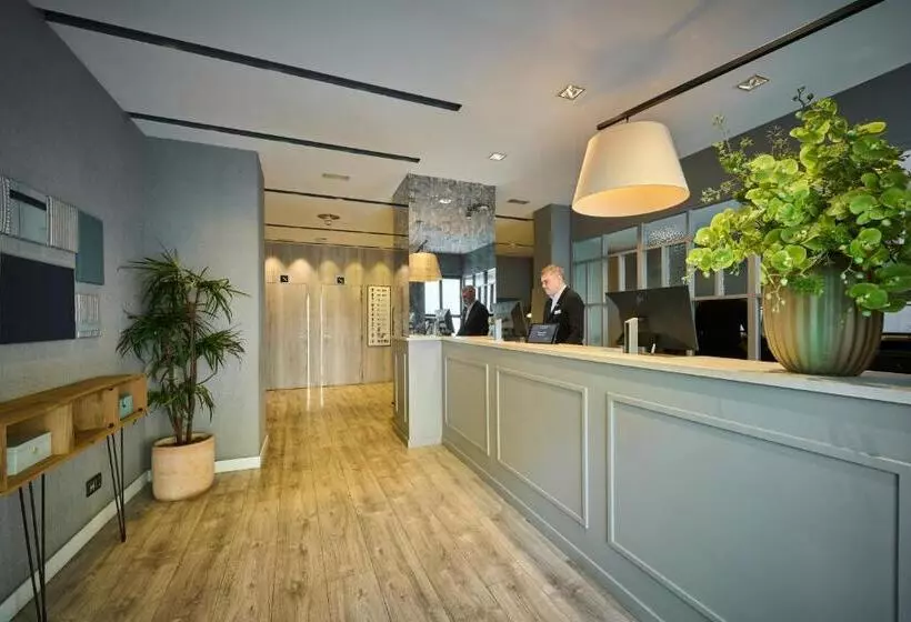 Отель Catalonia Gran Via Bcn