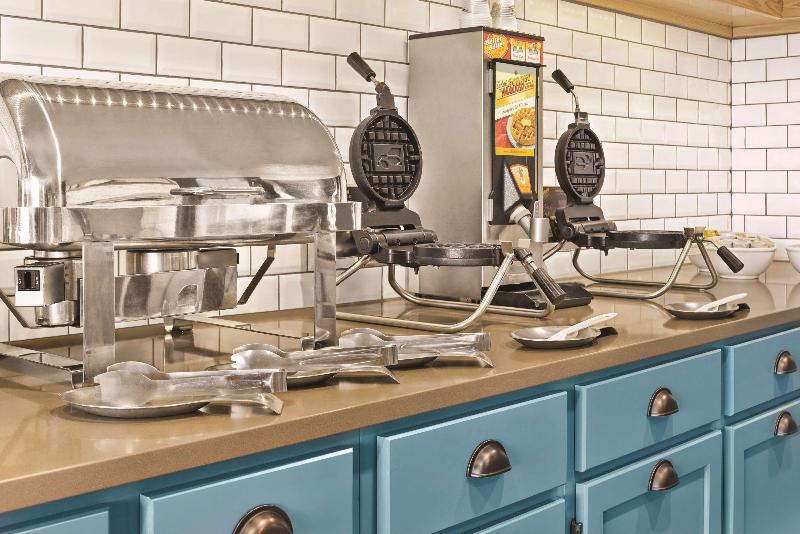 فندق Country Inn & Suites By Radisson, Marinette, Wi