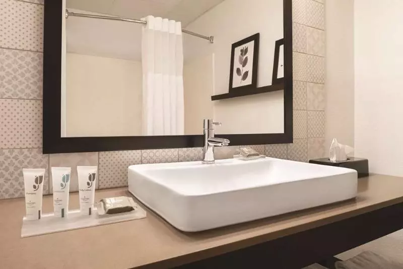 Отель Country Inn & Suites By Radisson, Marinette, Wi