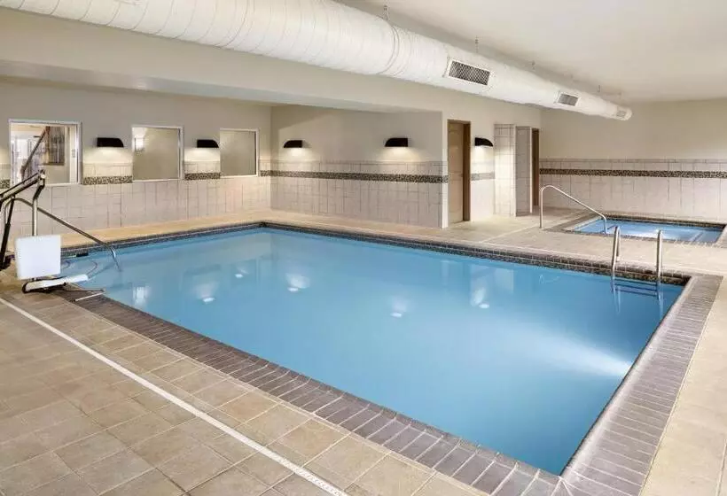 호텔 Country Inn & Suites By Radisson St. Peters Mo