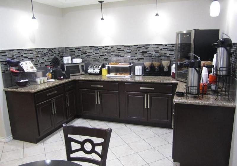 Отель Executive Inn & Suites Jewett