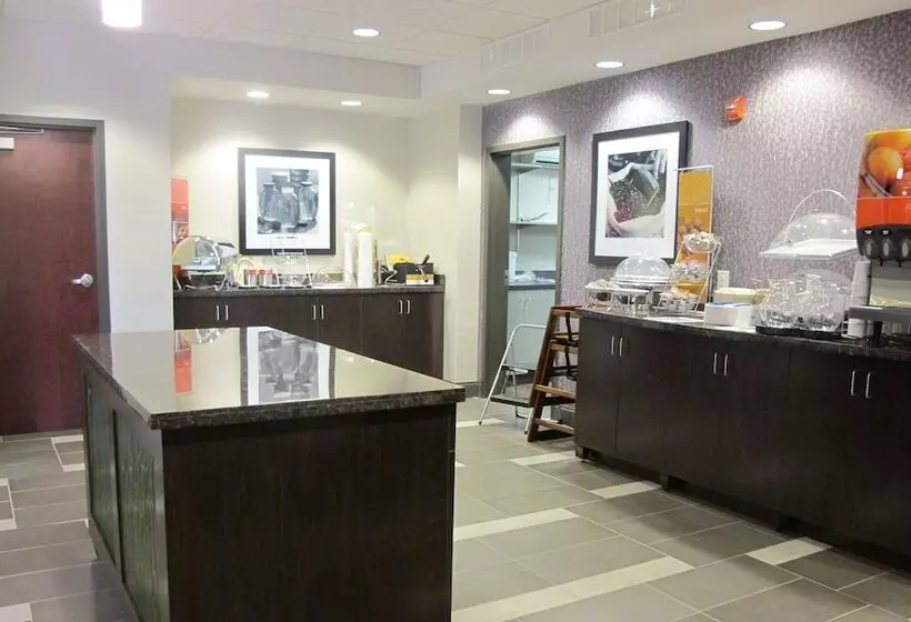 酒店 Hampton Inn By Hilton Leesville Fort Johnson