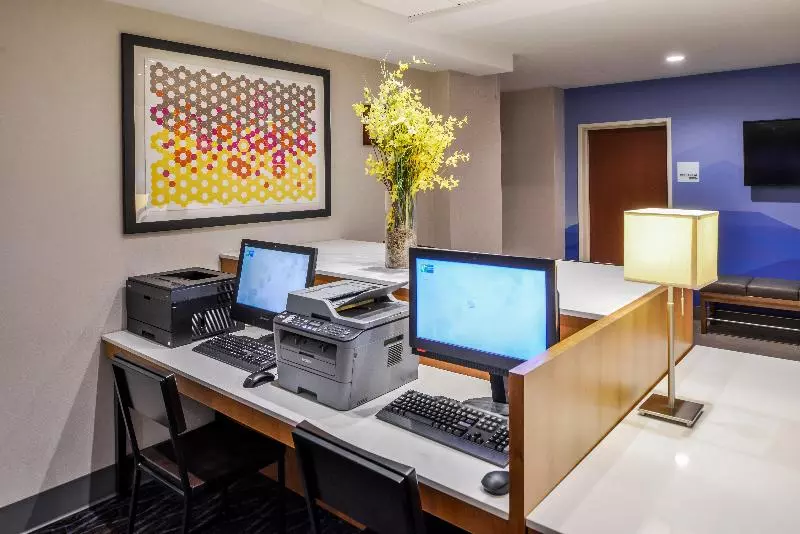 Holiday Inn Express Hotel & Suites Clifton Park, An Ihg