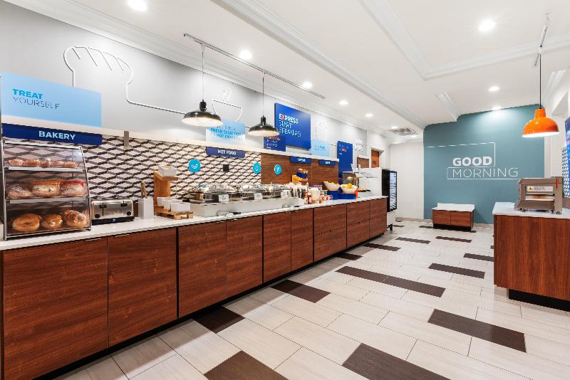 Отель Holiday Inn Express & Suites Klamath Falls Central, An Ihg