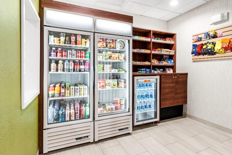 Отель Holiday Inn Express & Suites Klamath Falls Central, An Ihg