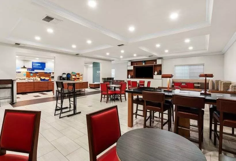 فندق Holiday Inn Express & Suites Klamath Falls Central, An Ihg