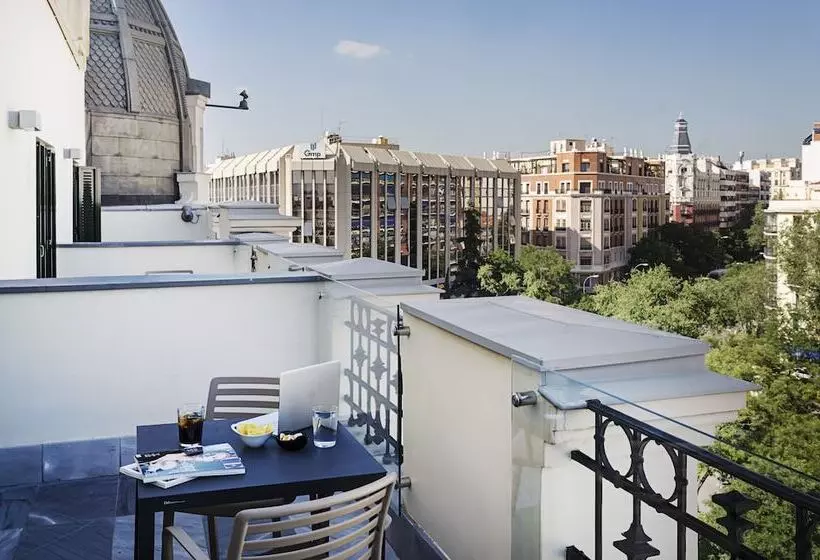 هتل One Shot Luchana 22