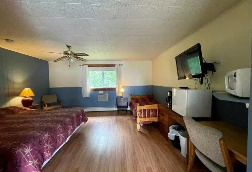 酒店 The Riverside Inn