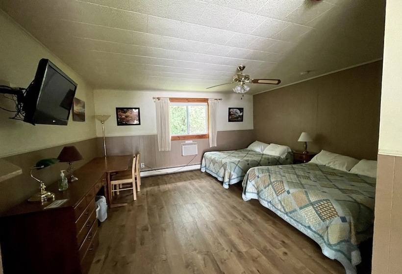 酒店 The Riverside Inn