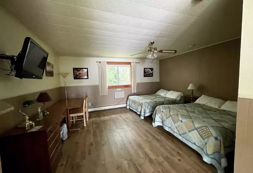 酒店 The Riverside Inn