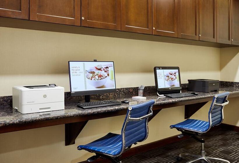 فندق Towneplace Suites By Marriott Midland