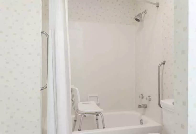 酒店 Travelodge By Wyndham Seymour