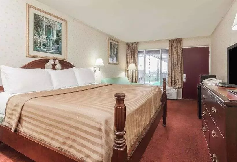 酒店 Travelodge By Wyndham Seymour