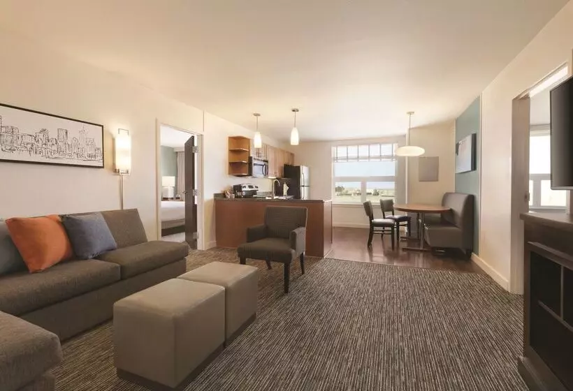 Hyatt House Denver Airport