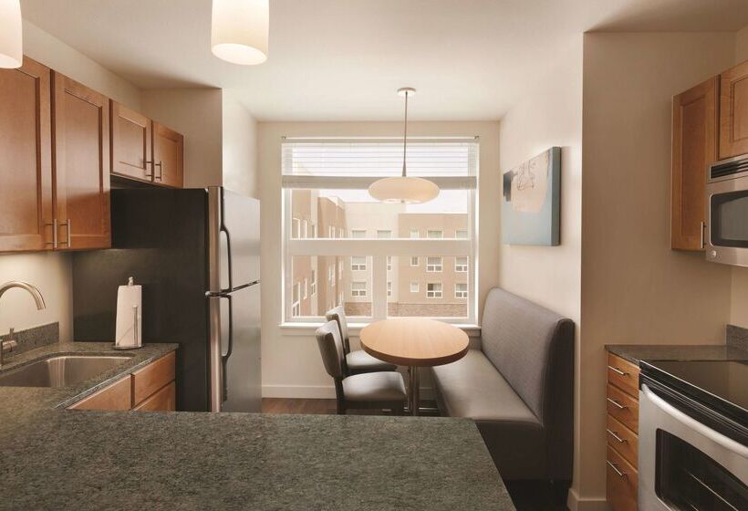 Hyatt House Denver Airport