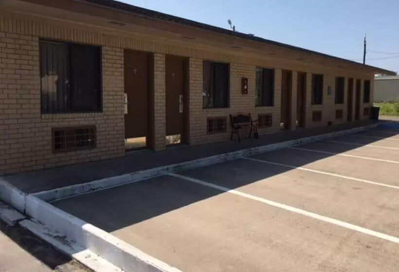 מוטל Hebbronville Executive Inn