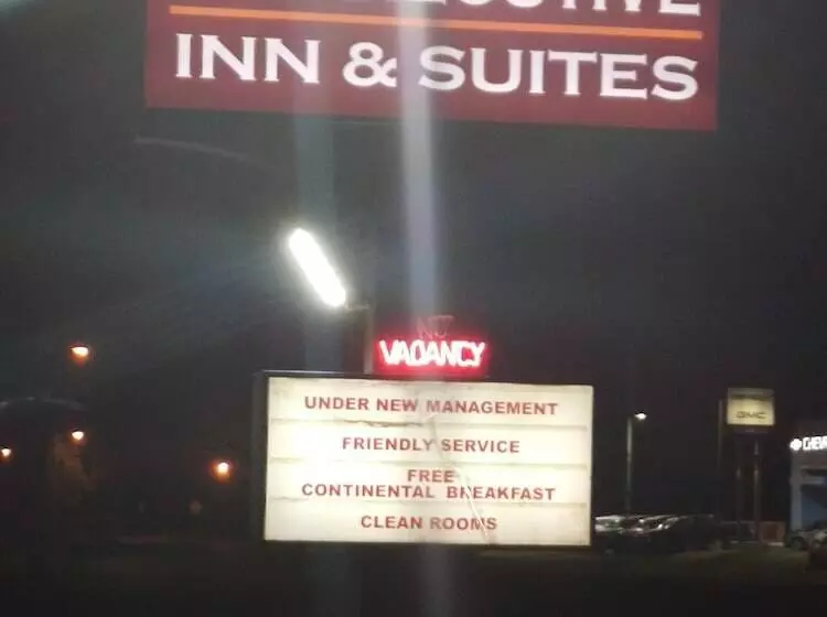 מוטל Hebbronville Executive Inn