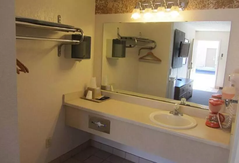 מוטל Hebbronville Executive Inn