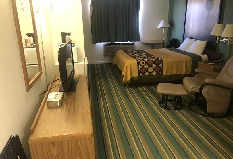 汽车旅馆 West Point Inn & Suites