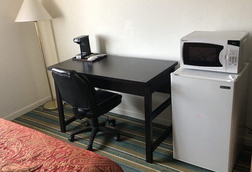 汽车旅馆 West Point Inn & Suites