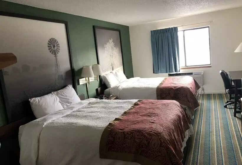 汽车旅馆 West Point Inn & Suites