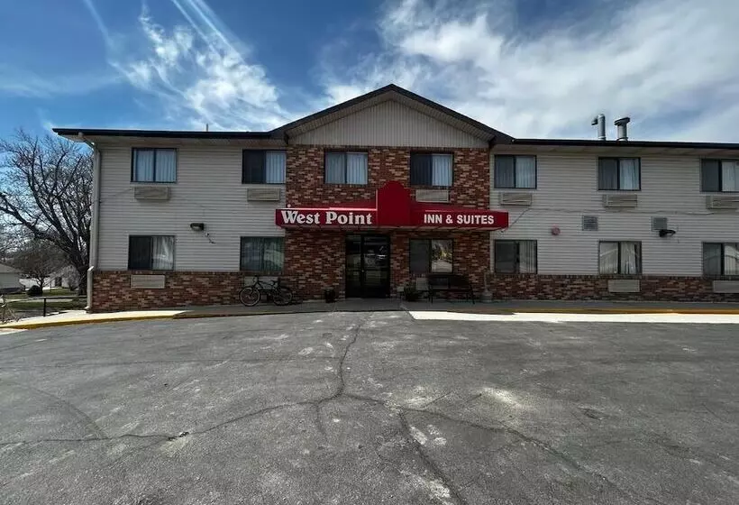 Motelli West Point Inn & Suites
