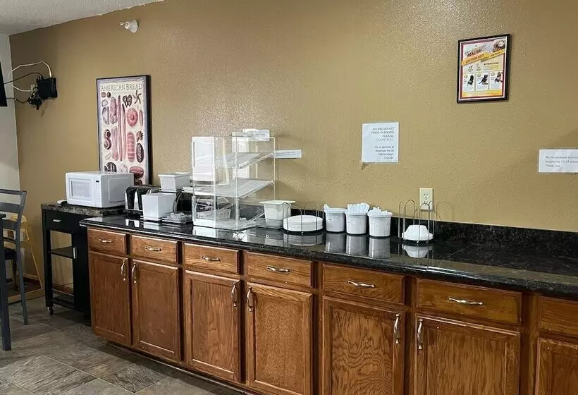 Motelli West Point Inn & Suites