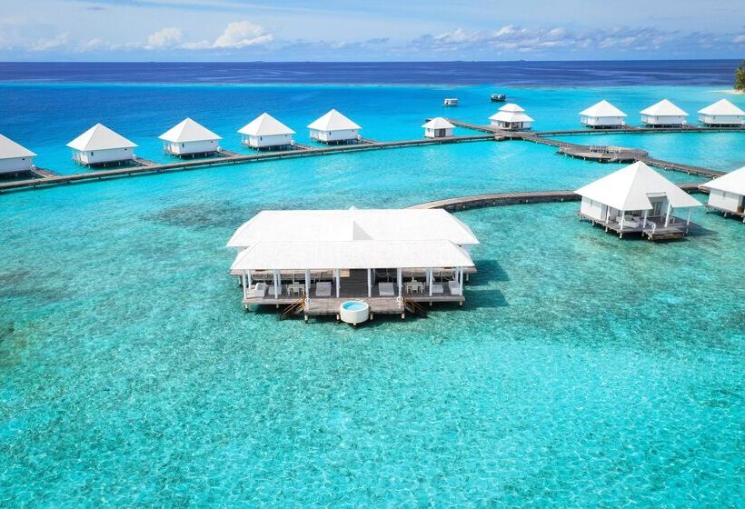 Diamonds Athuruga Maldives Resort & Spa